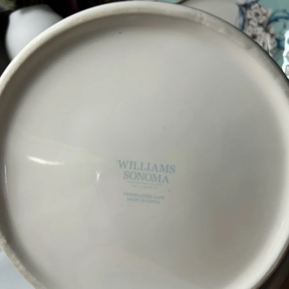 Williams Sonoma *RETIRED* Damask Bunny pitcher